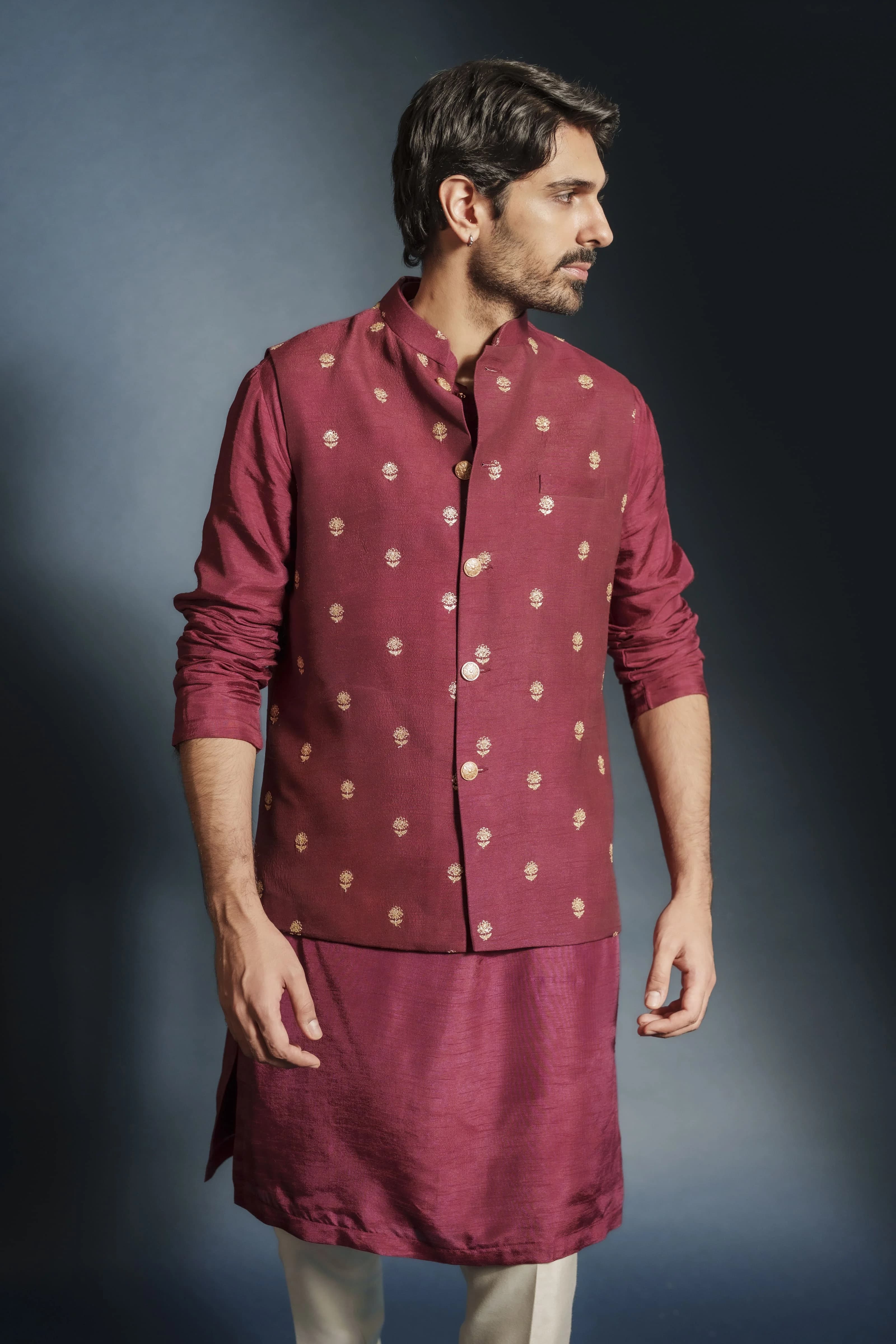 Image 3 of Aayka (M) - Ansel Kurta with Vest (Maroon)