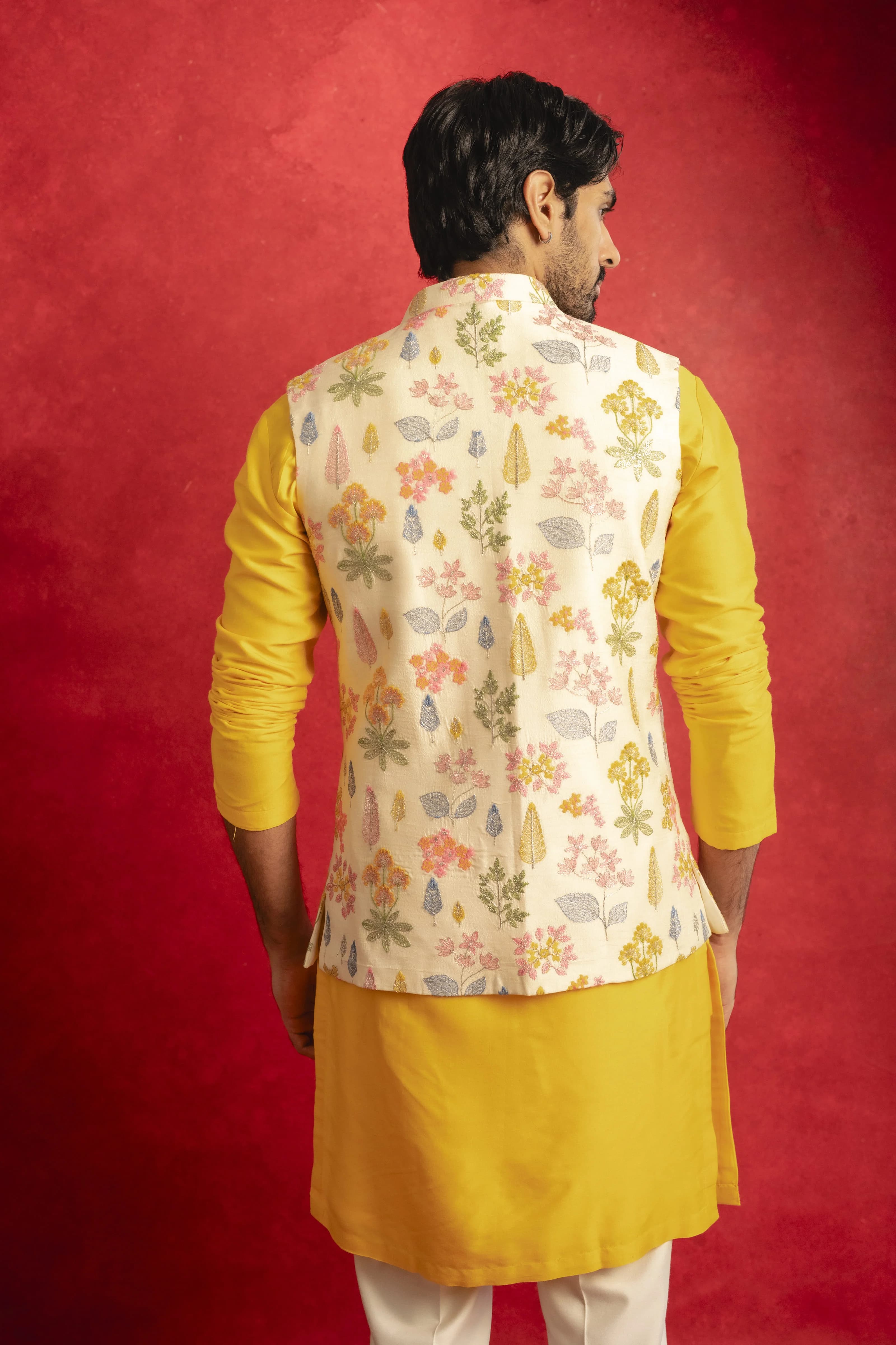 Image 3 of Aayka (M) - Purav Kurta with Vest