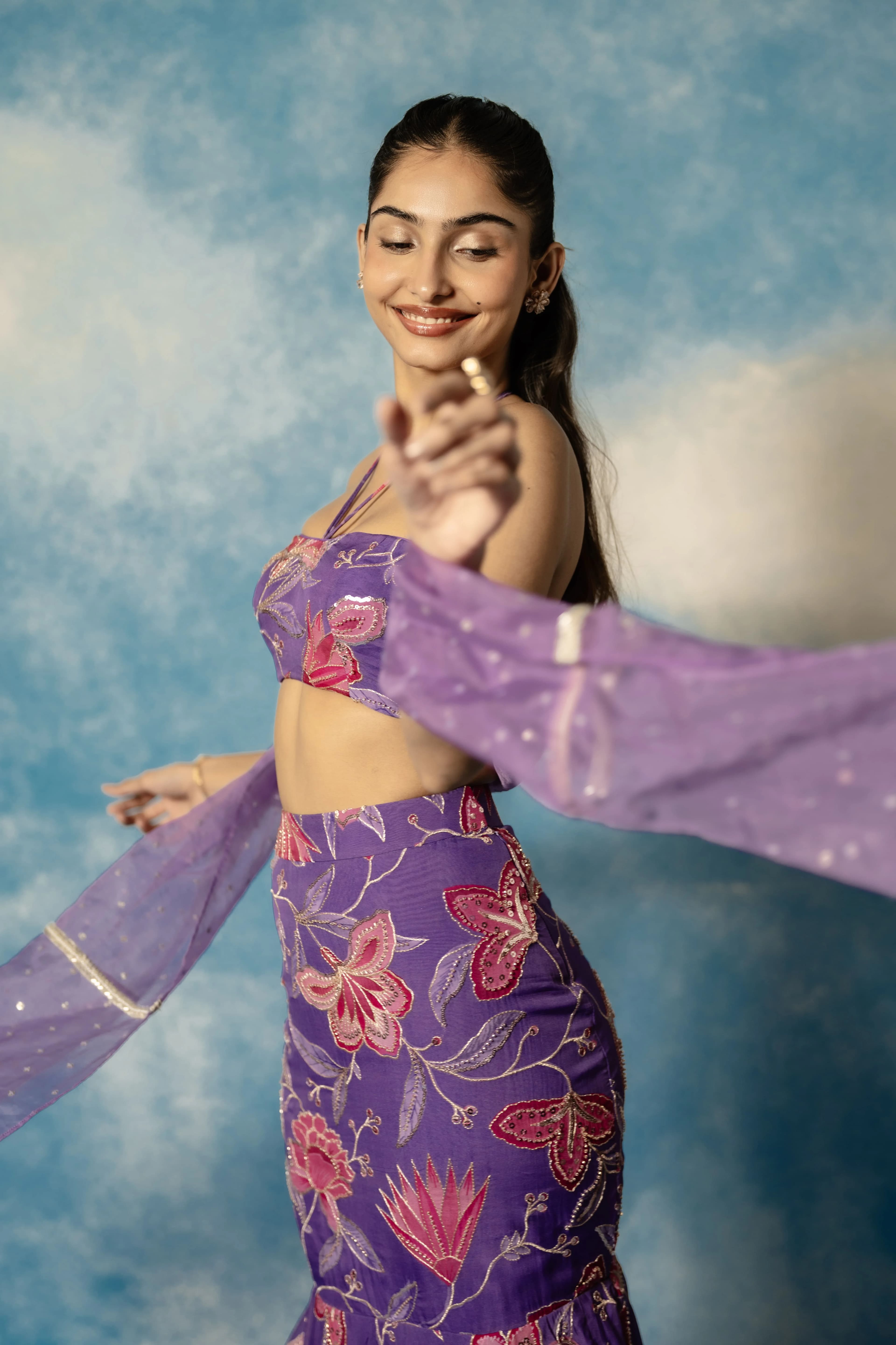 Image 3 of Aayka (M) - Riya Lehenga